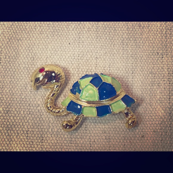 Gold Tone Enamel Turtle brooch~Costume Jewelry - Picture 1 of 8